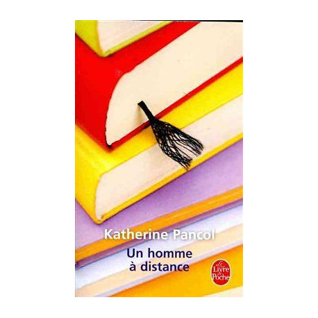 Un homme à distance