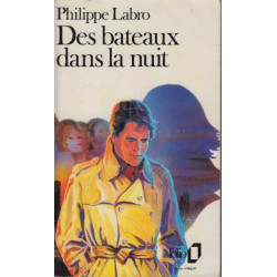 Des bateaux dans la nuit