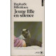 Jeune fille en silence